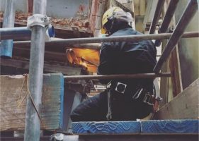 大分市 煌大工業 プラント内での溶接作業、解体作業
