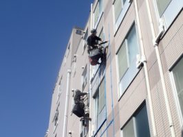 株式会社フリーウォール